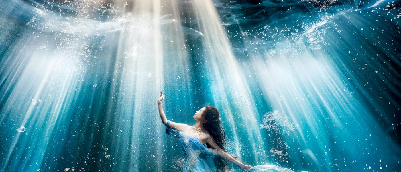 水下寫真/婚紗漂浮寫真/美人魚寫真/潛水寫真/台中藝術照/客製化主題寫真/水中婚紗/網紅潛水寫真/台中女攝影師