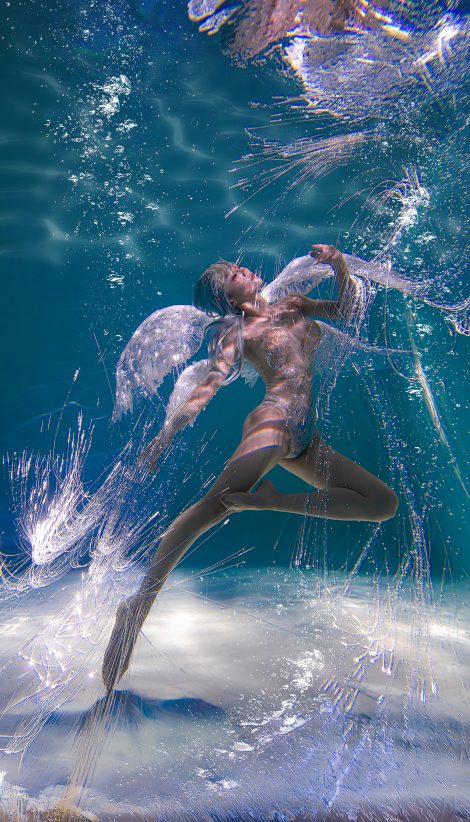 光翅水下發光主題寫真/攝影棚/台中攝影棚推薦//小紅書寫真/藝術照/攝影寫真藝術照/女攝影師/客製化拍攝//攝影寫真藝術照/台中藝術照/女攝影師/客製化拍攝