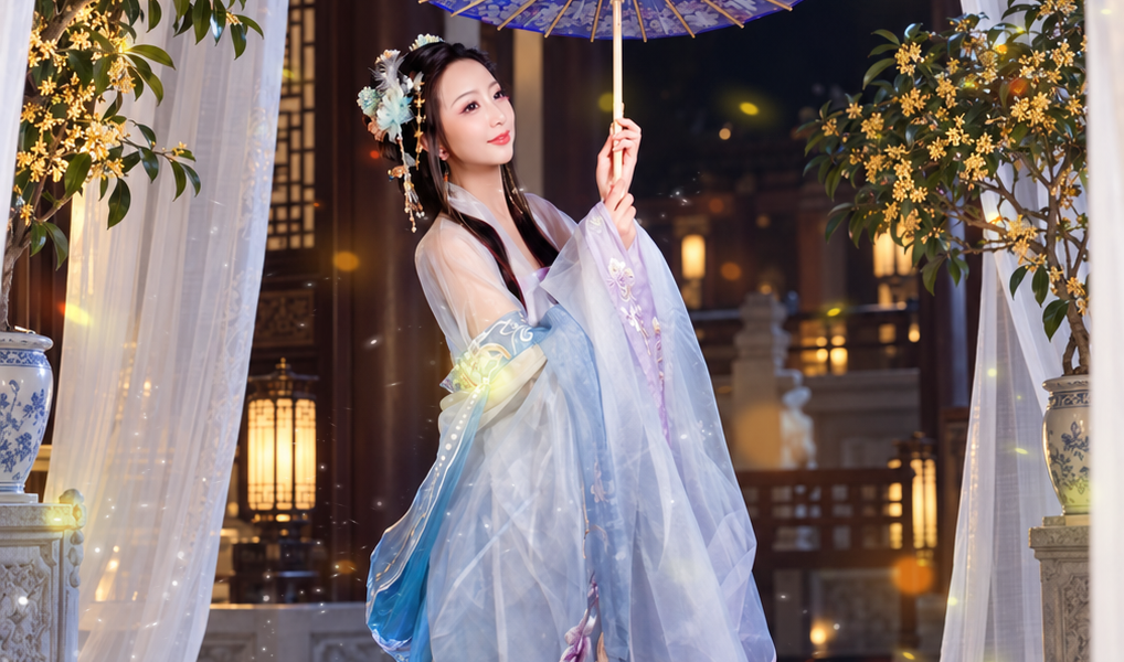 嫦娥仙子寫真/夢幻古風寫真/台中北屯攝影棚/台中藝術照/攝影寫真藝術照/女攝影師/涵鏡苑-專業花魁漢服古風寫真館